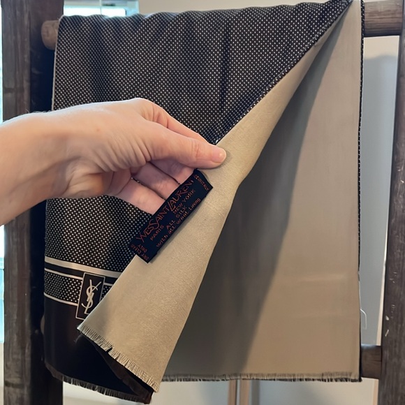 Yves Saint Laurent chocolate and tan Men's Scarf. Silk & wool. - Picture 3 of 3